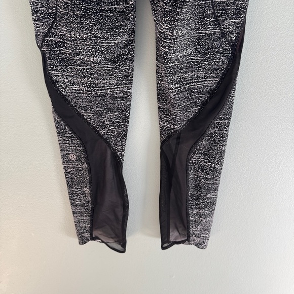 Lululemon Pace Perfect Legging - Picture 10 of 12